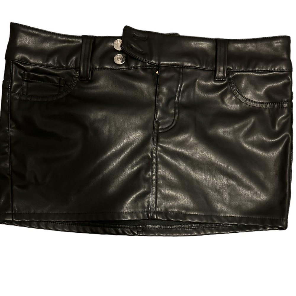 Leather mini skirt black